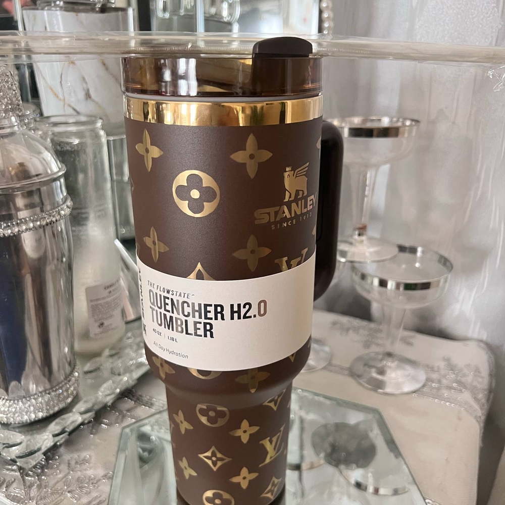 Stanley Quencher H2.0 Tumbler in Brown and Gold